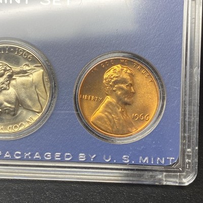 1966 US Special Mint Set SMS 5 Coins with 40% Silver Kennedy Half Dollar and Box