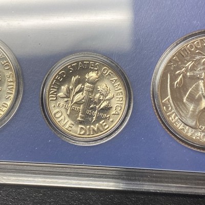 1966 US Special Mint Set SMS 5 Coins with 40% Silver Kennedy Half Dollar and Box